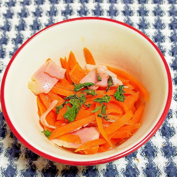 電子レンジで☆人参とベーコンのコンソメ風